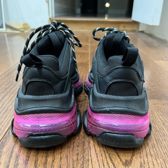 ❌SOLD❌Balenciaga Triple S Black/Pink Neon - Picture 3 of 6